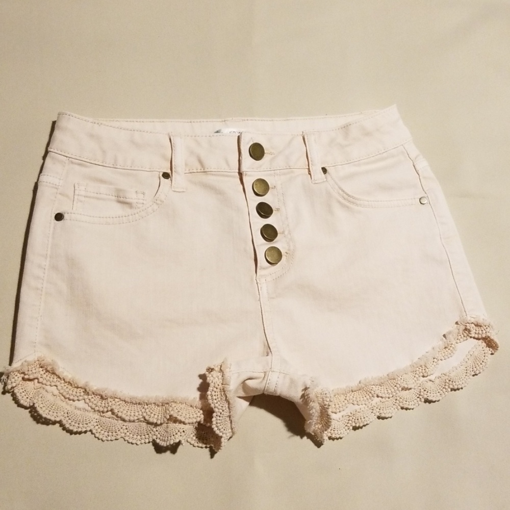 LOVE, FIRE high waist shorts, scalloped lace, 3